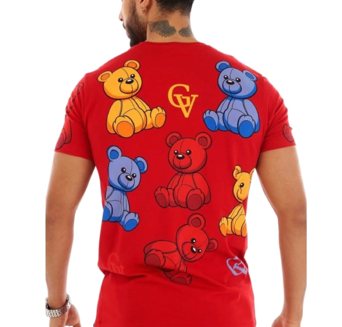 George V Stunning crewneck red t-shirt. Multi colour teddy bear all over print. Perfect to wear on a daily basis.